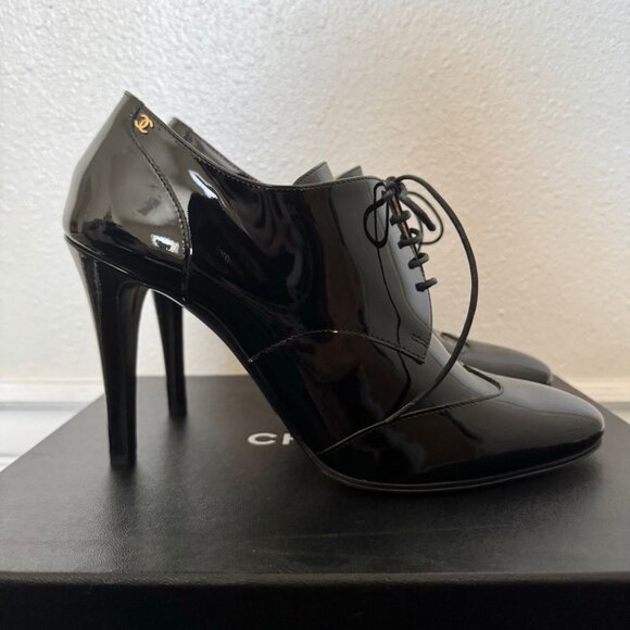 Chanel Patent Calfskin Leather Lace Up Black Ankle Boots Bootie - Picture 5 of 13